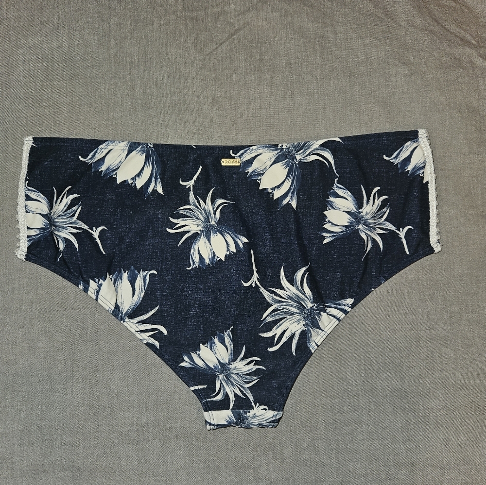 Bundle 5/$25 Roxy Bathing suit bottom - Picture 3 of 6